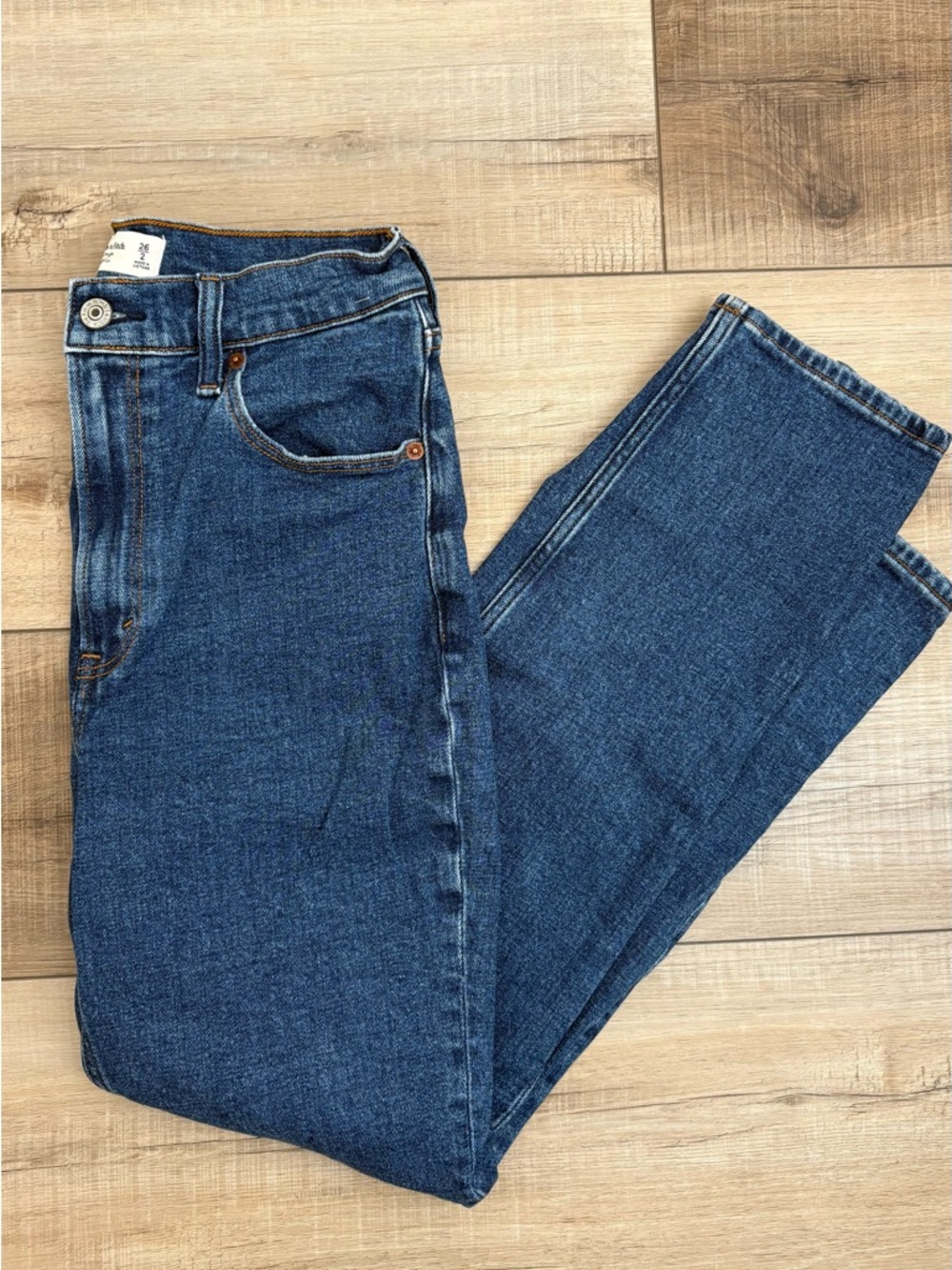 Abercrombie & Fitch Ultra High-Rise Ankle Straight Jeans